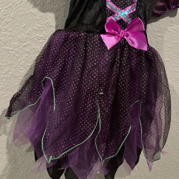 New Girls Witch Costume - size 5-6 years - Picture 5 of 5